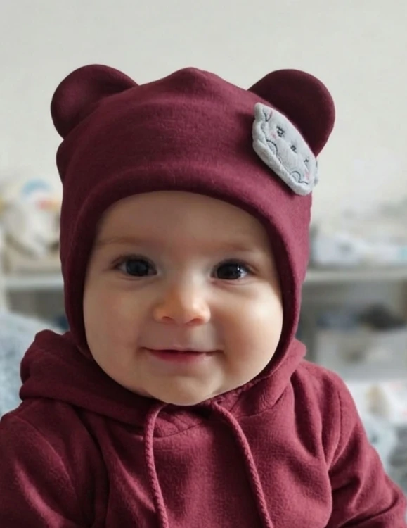 Welurowa czapka dla dziewczynki z kotkiem (5).jpg