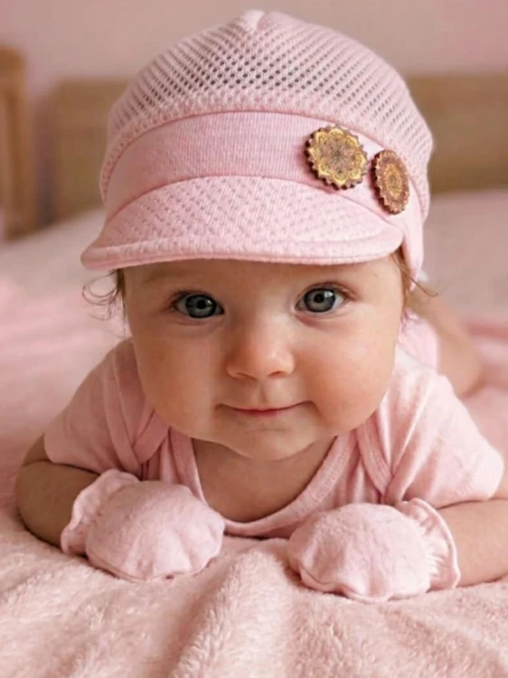 Czapka z daszkiem dla dziewczynki.jpg